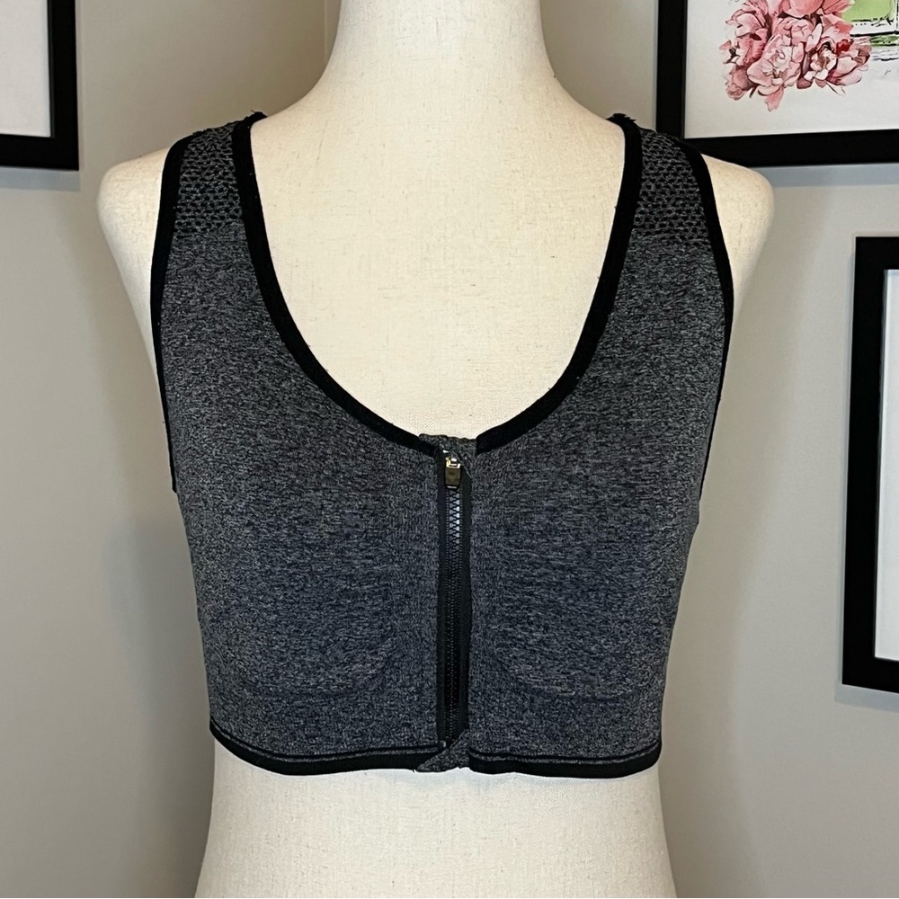 ⚠️ CLEARANCE ⚠️ Avia Front Zip Sports Bra